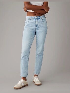 American‎ Eagle AE Strigid Mom Jean Size 8 Regular